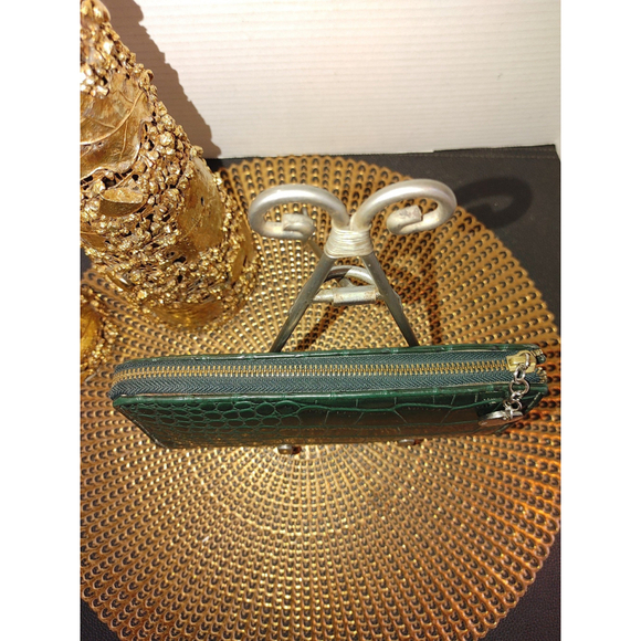 Ivanka Trump Crocodile Zip Clutch\Wallet - Picture 2 of 7